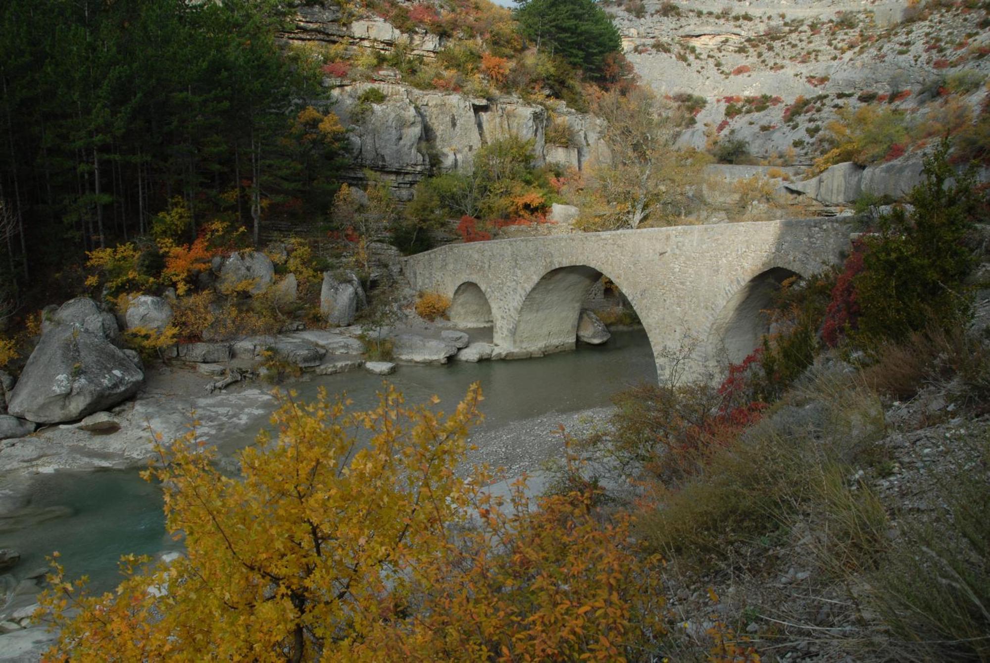 Entre Sisteron Et Gorges De La Meouge 