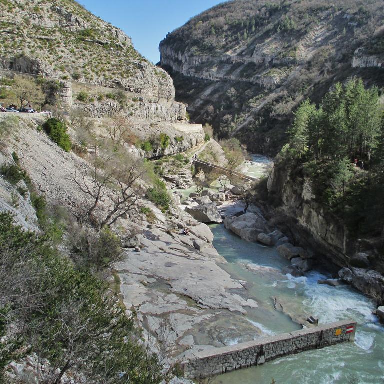 Entre Sisteron Et Gorges De La Meouge 